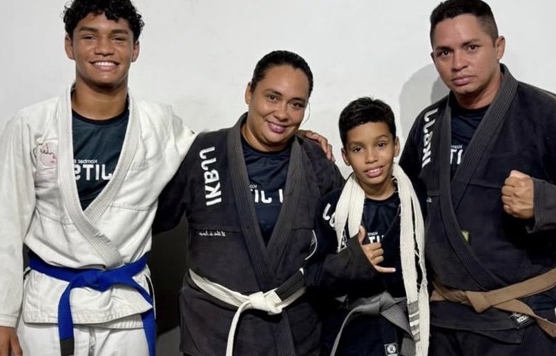 Mãe de alunos e aluna IKBJJ